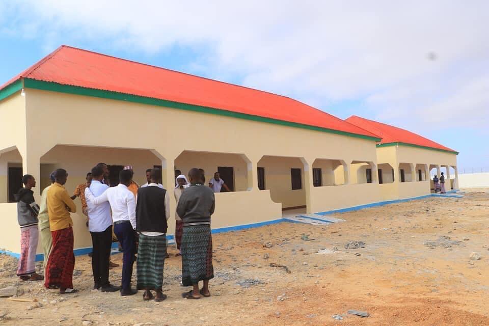 This is #Afbarwaaqo’s new main hospital; Its construction was funded by the community. #Galmudug