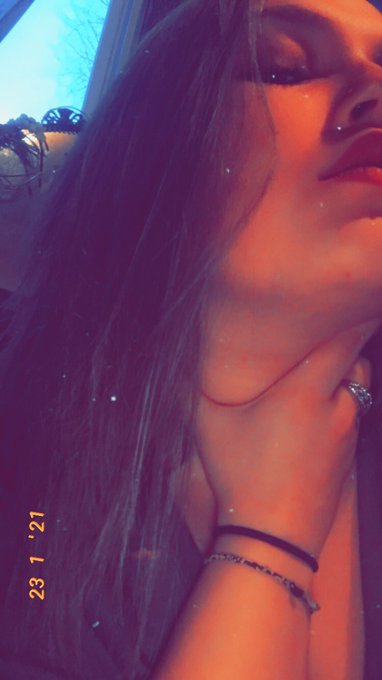 1 pic. ✨I deserve to be spoiled✨ https://t.co/C7JdygdiiX