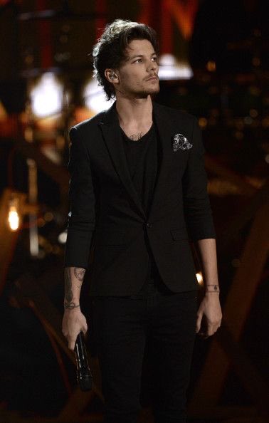 louis tomlinson as a fridge ; a thread