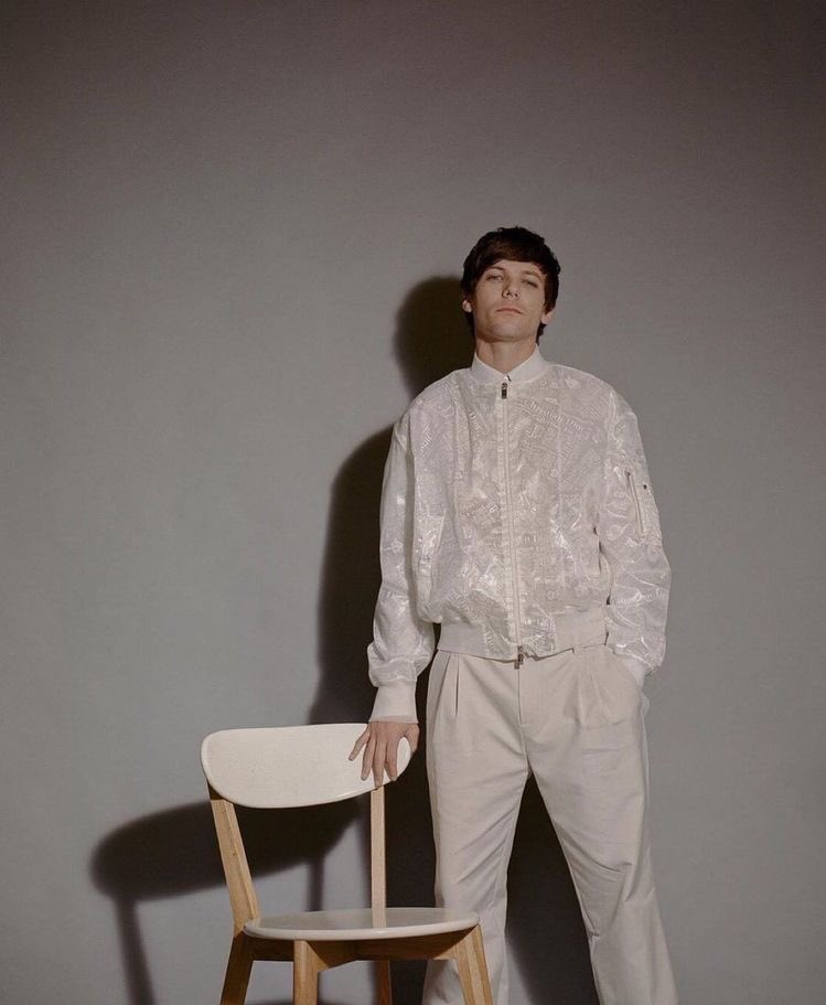 louis tomlinson as a fridge ; a thread