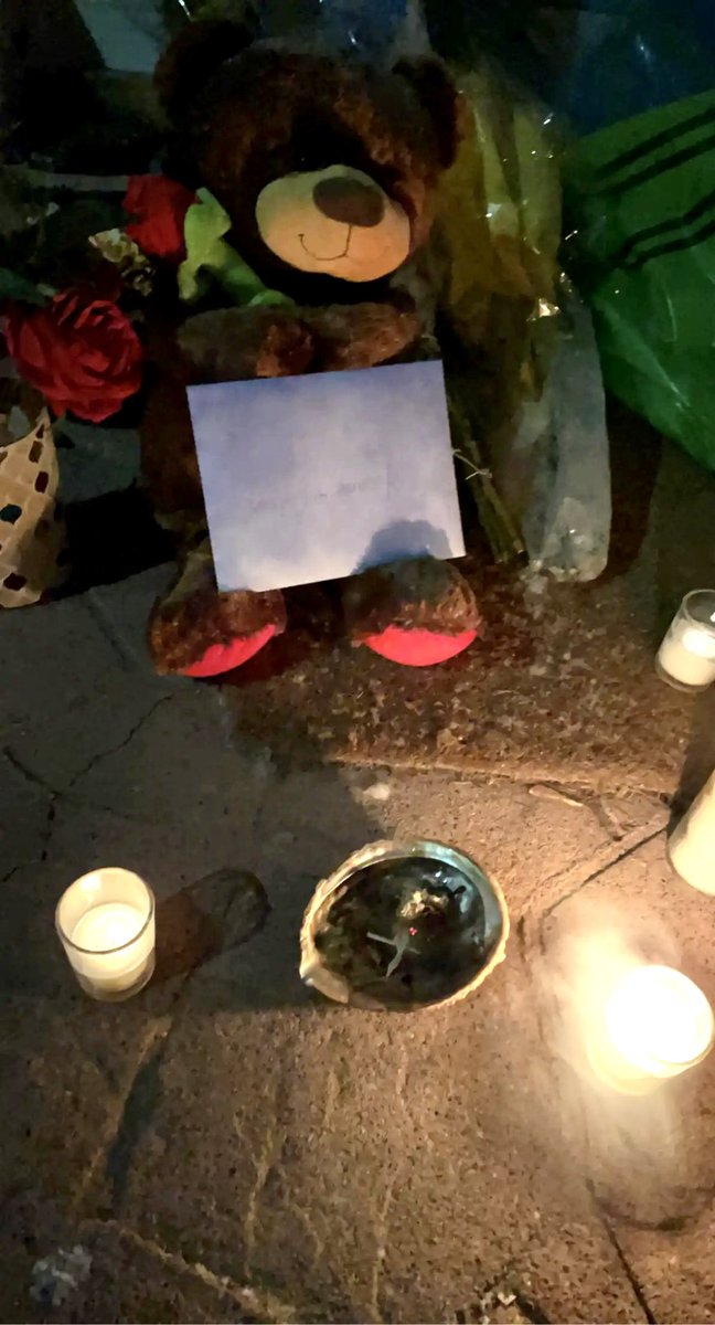 LowaBeebe's tweet photo. We gathered at Moonstone Creation &amp; held a small vigil in Amy’s memory. We prayed, shared stories and memories of Amy. We continue to pray for her family. This is a great loss for the Calgary community, artists &amp; friends. She was a sister &amp; friend to many #FlyHigh #Artist #Sister https://t.co/Renc8ff78d