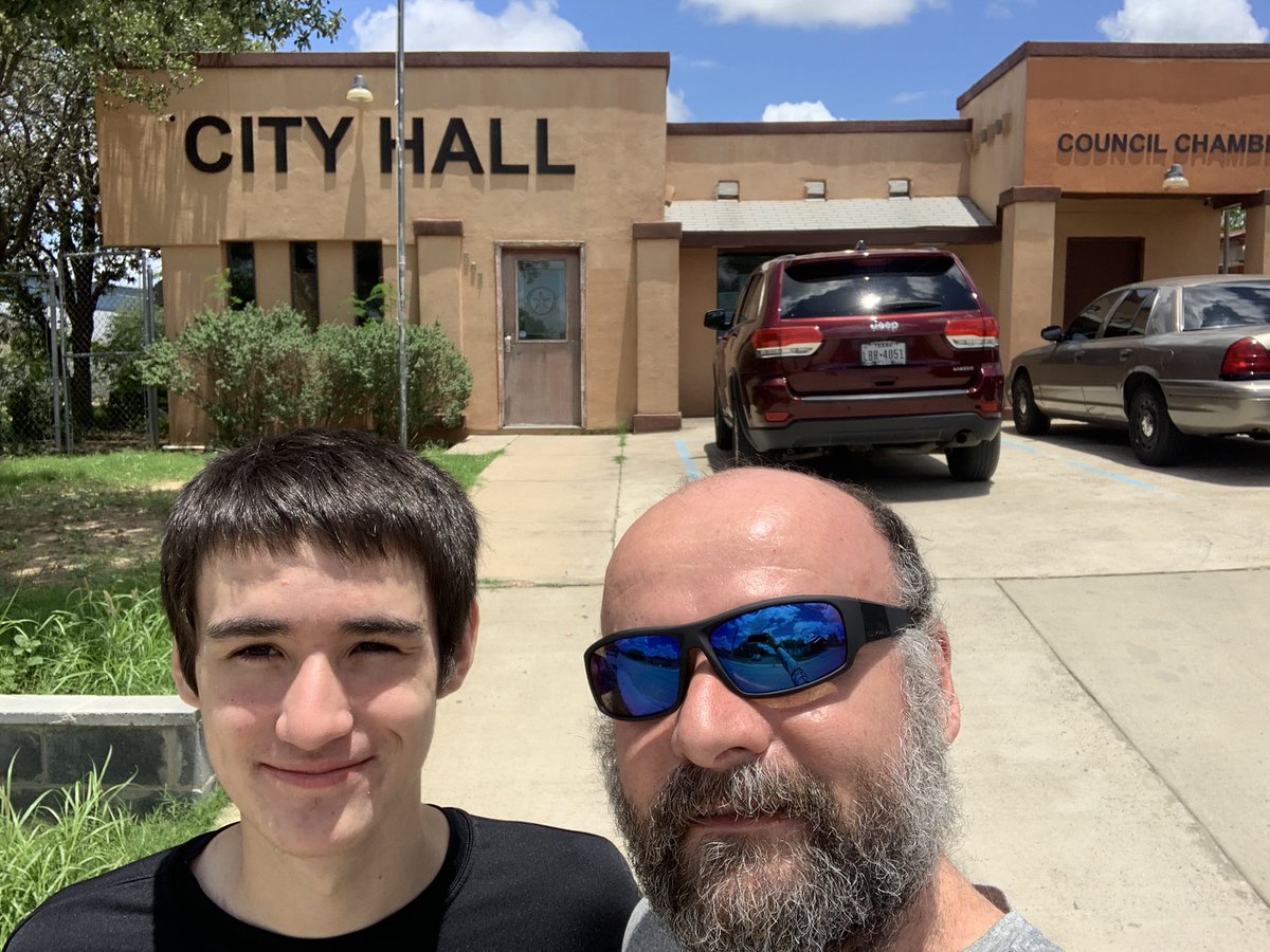 I was city manager for El Cenzio in 1998 while studying at the  @TheLBJSchool. The city was just getting started then and I set up tax collections and city elections. Great to see a new park and city hall. Still many challenges but basic municipal services are being provided. 3/X