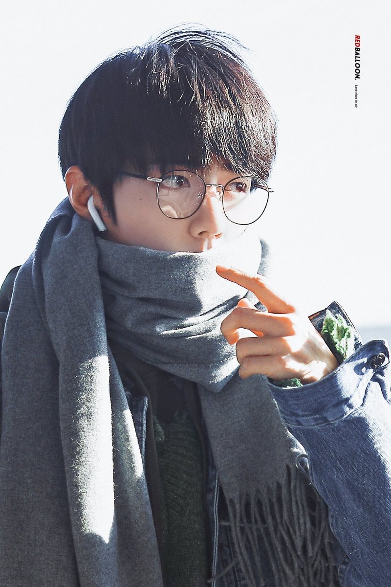 zhanbossdream's tweet photo. I haven’t seen these shots from 𝐑𝐞𝐝𝐁𝐚𝐥𝐥𝐨𝐨𝐧 before. 

Really love it when Xiao Zhan wears glasses. 
#XiaoZhan https://t.co/w0lmGCvul3