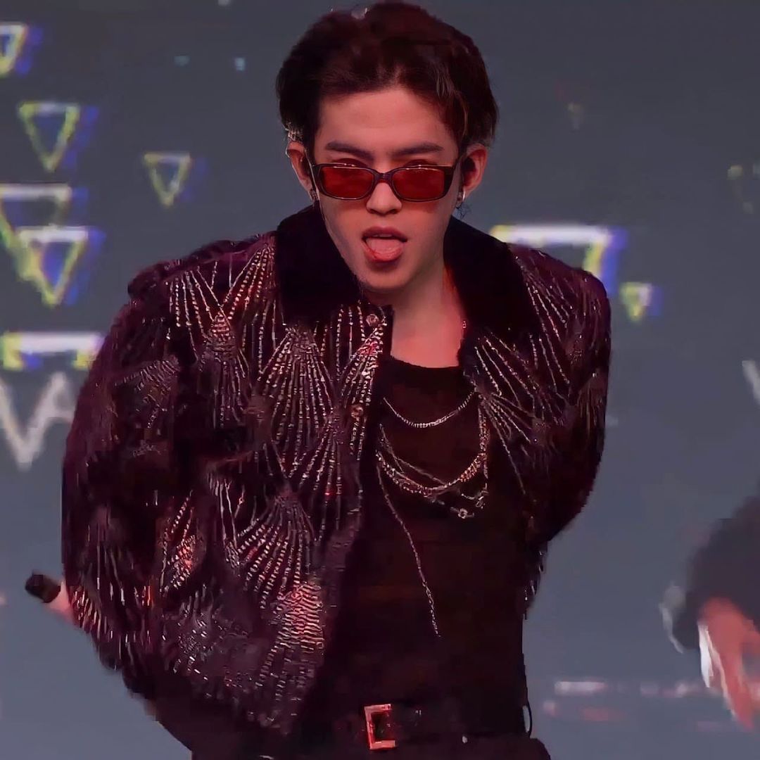 scoups_loops's tweet image. in-complete back it up cheol 🔥
#에스툽스 #세븐틴