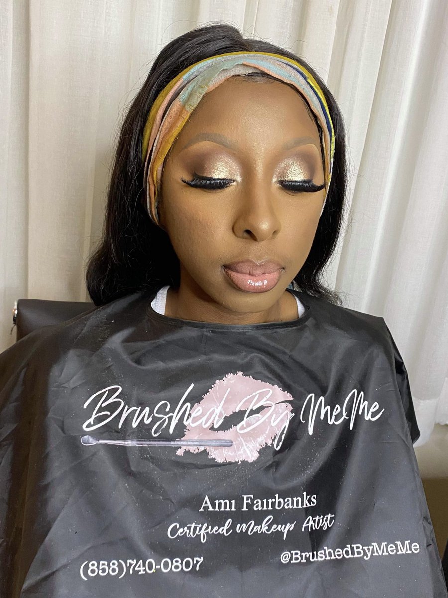 BrushedByMeMe's tweet photo. #BrushedByMeMe #makeupguru #makeupenthusiast #makeupinfluencer #MUANation #MakeupLife #MakeupProducts #Beauty #SanDiegoMakeupArtist #MakeupQueen #MakeupLooks
#MakeupDiva #makeuplover #makeup #makeupartist #makeupjunkie #makeuppictures #MakeupTime #MakeupInspo #ILoveMakeup https://t.co/XrCt6ql1Oj