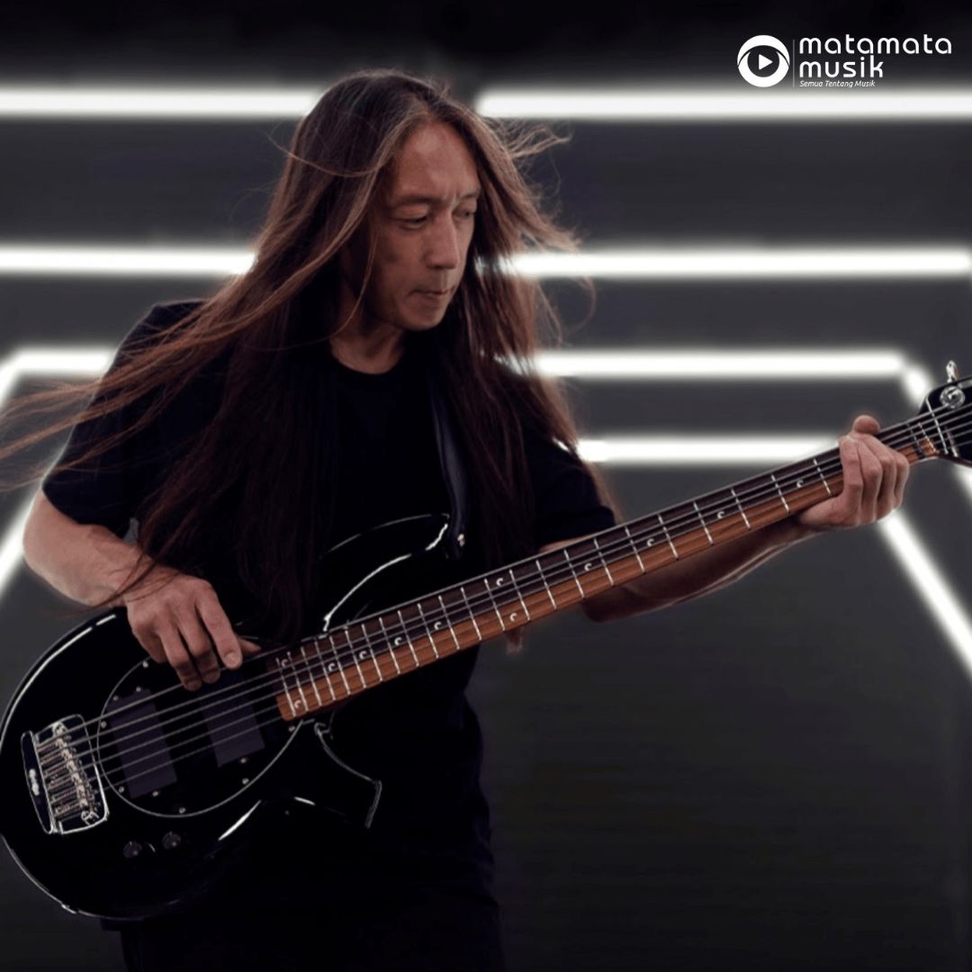 MataMataMusikID's tweet photo. Hari ini, 24 Januari 2021, salah satu bassis terbaik dunia keturunan Asia dari band #ProgressiveMetal Amerika @dreamtheaternet, John Ro Myung merayakan ulang tahunnya ke-54 Happy birthsay Myung!
.
#JohnMyung #DreamTheater #MetalHead #MataMataMusik #InfoMusikTerkini #MusikUpdate https://t.co/whCRcQzZvY