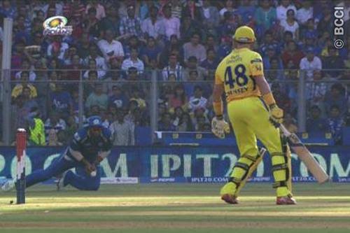 We all know Kieron Pollard never drop catchesBut he dropped Hussey 3 times in 3 balls in IPL 2013 which was one of the funniest moments in his career and he caught Hussey in the 4th chanceBeauty of Kieron Pollard(8/n)