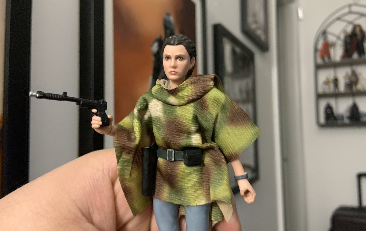 In honor of me acquiring this Black Series figure today (swoon): Endor Leia is the best look in the original trilogy. For any character. It is perfect. Poncho perfection. Hair perfection. It’s the best of the best. 