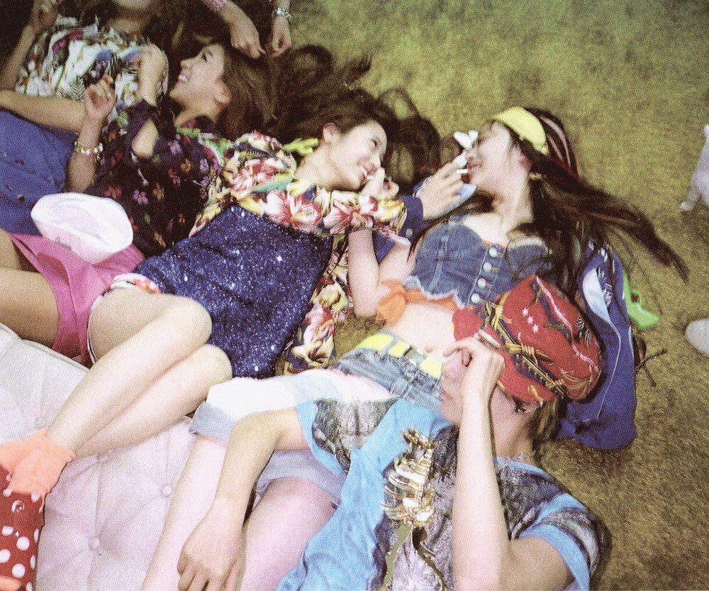 naticore's tweet photo. f(x) never missed with concepts but electric shock feels so nostalgic yet terrifying at the same time and it captures that specific feeling so well https://t.co/jMmpweUWoR