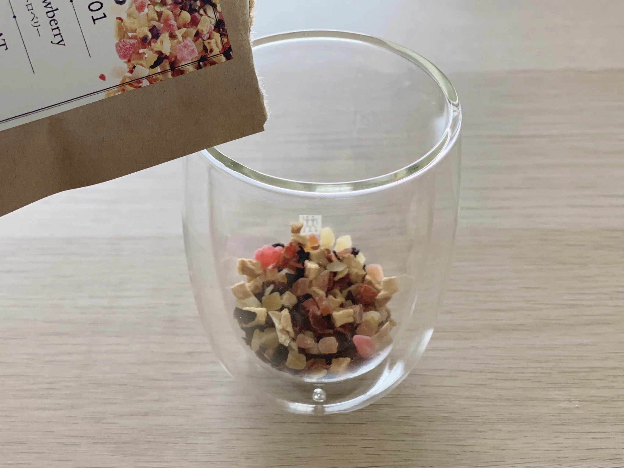宝石みたい。新感覚食べられるお茶がおいしそう。