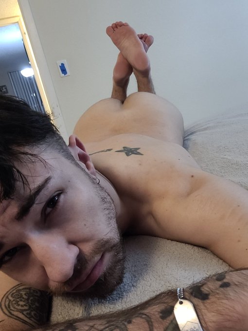 My snapchat is free and filthy
Add me kinxston-foxxx

#ftm #slut #gay https://t.co/u8OWFr3Ses