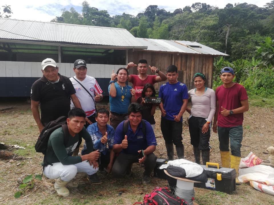 sachacristo1's tweet photo. Se instaló el segundo sistema solar y radio HF en territorio Shuar de Pastaza un trabajo en coordinación entre la Confeniae #Fenashp #Rhizomatica y @karasolar2030 https://t.co/D38jLOCFZj