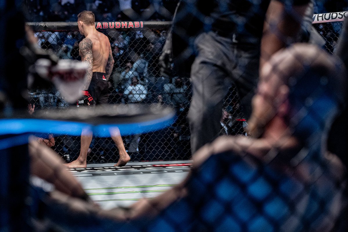 ChamatkarSandhu's tweet photo. Powerful image #UFC257 (📸 @ufc) https://t.co/xEm4lR0Sh3