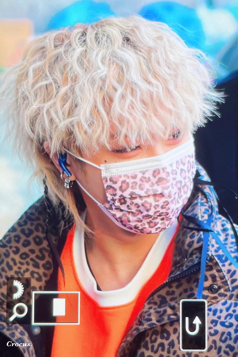 210124 스튜디오위 6 출근

기욱아 생일축하해 🐹🥳🎂

 #원위 #ONEWE #키아 #CyA #기욱