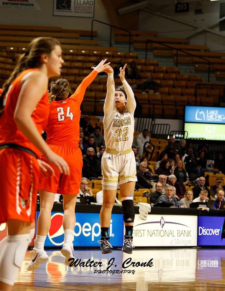 mer_2214's tweet photo. Haven’t been on Twitter for a while and seeing WMU basketball updates brings back such a range of emotions from my time there... reminds me that God had a plan for me through it all and how much I learned from it. GOD is the one who makes our experiences in life truly meaningful. https://t.co/w2zkQ05O6P