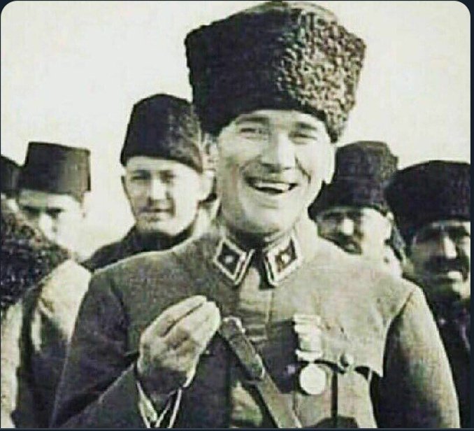 HalilArkboga's tweet photo. #Atatürkçüdeğilim 57 yıllık yaşama 11 savaş 24 madalya 7 nişan 13 kitap bir ülke sığdır hayatında kitap okumamış adam gelsin Seni eleştirsin https://t.co/9U4yCYG7Y9