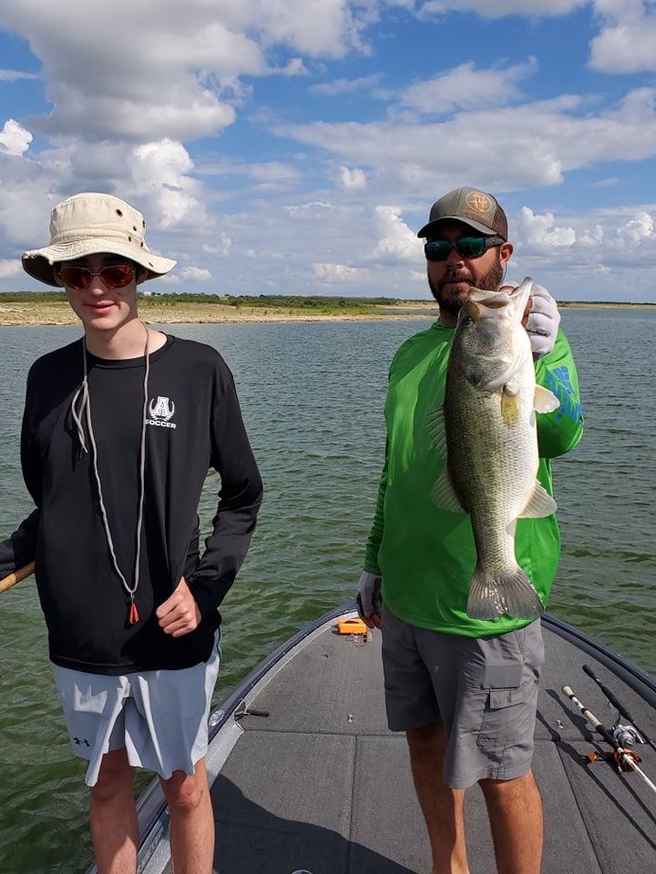 Finished the drive through South Texas with some relaxing and fishing on the lake! Hope y'all enjoyed the thread and please don't let them build more  #BorderWall. Biden paused construction, but let's make sure  #NotAnotherFoot ever gets built. 10/X