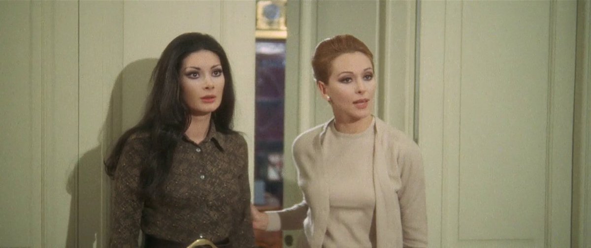 Reading a lovely old interview with Nieves Navarro who speaks of her love of gialli & her friendship with Edwige Fenech. Navarro recounts that she & Fenech had a great time together on ALL THE COLOURS OF THE DARK & were similar women. They kept up every Christmas via letters.