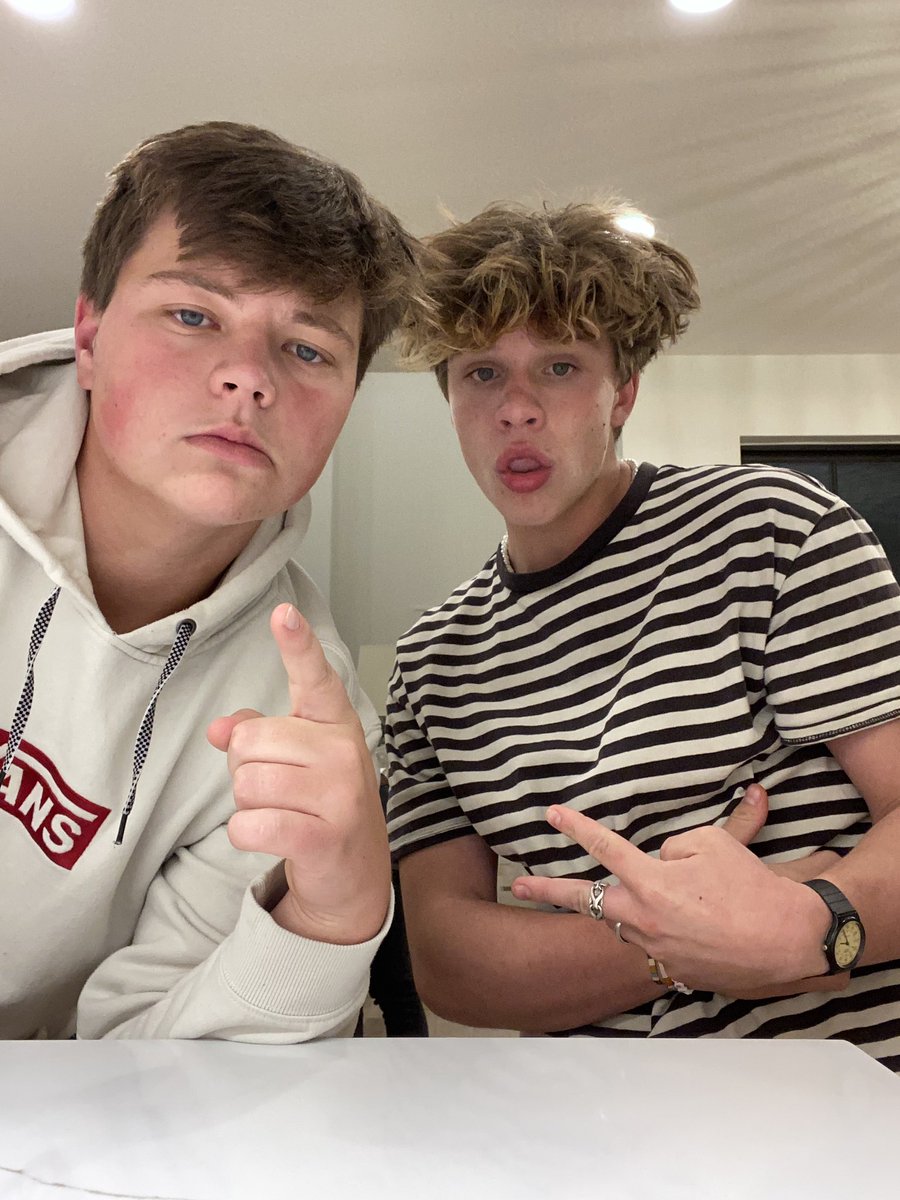itslukemarshall's tweet photo. We really just brought back Twitter @Ellisivory https://t.co/wmbzKjTZYt
