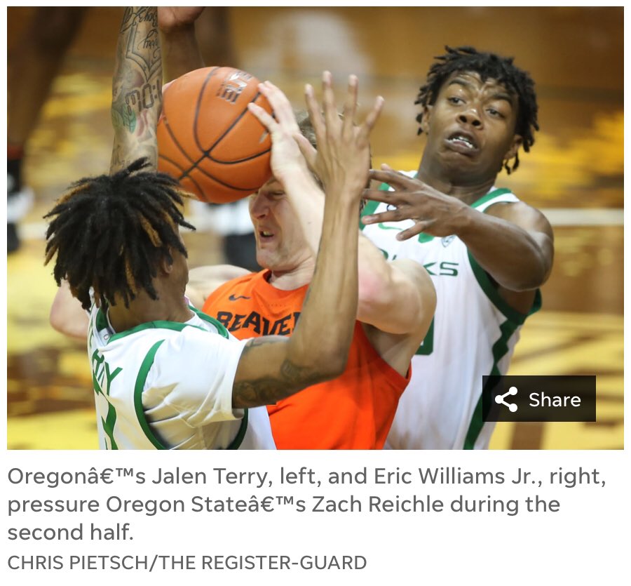 irishfiregirrl's tweet image. My Fave of the lot @OregonMBB defense 📷 @ChrisPietsch🏀