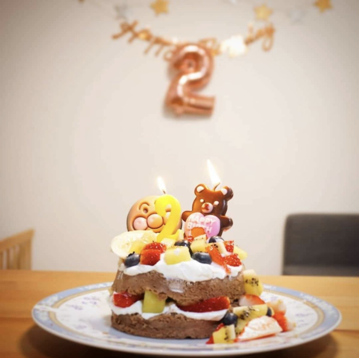 Macheri A Twitter むすめちゃん2歳誕生日ランチ ほぼクックパッドマートで作っちゃった 最近お米しか食べないので生 エビと野菜がたくさんはいったエビピラフ ハンバーグはひき肉が美味しいとジューシー ケーキは生クリームかわりにヨーグルトと大好きなフルーツ