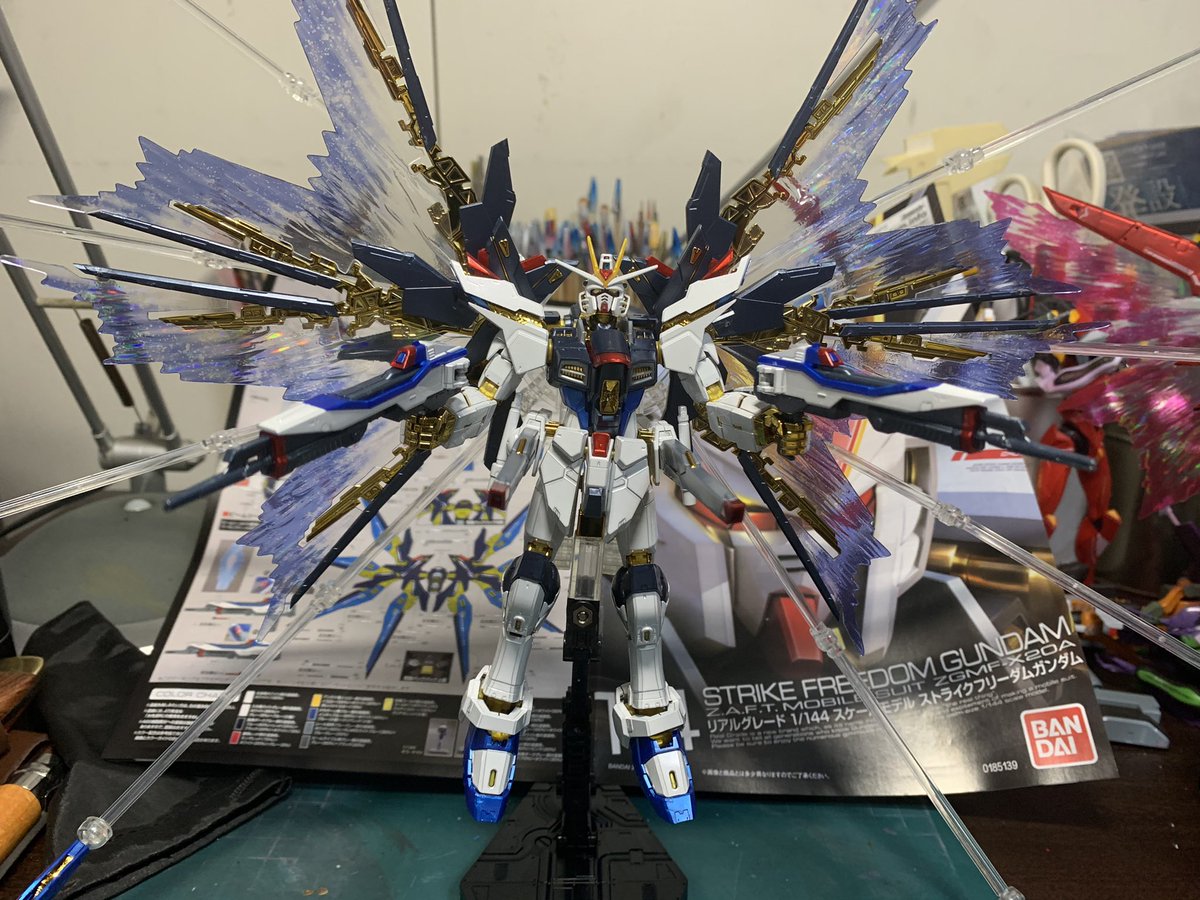 のこしめ デカイわぁ エフェクトがかっこいい ガンプラ ガンダムseedディスティニー ストライクフリーダムガンダム チタニウムフィニッシュ