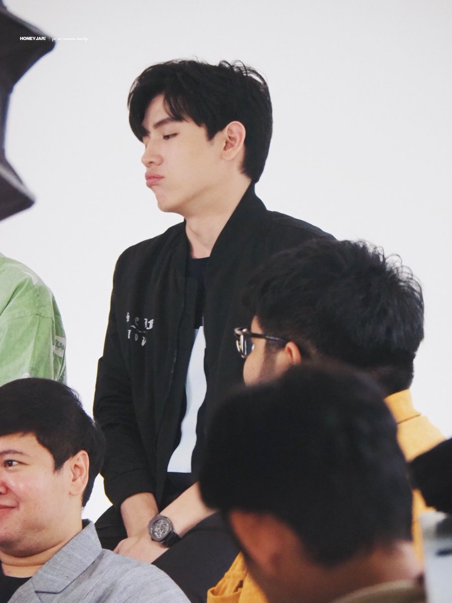 Newwiee pouting and sulking like a baby.. a thread #Newwiee