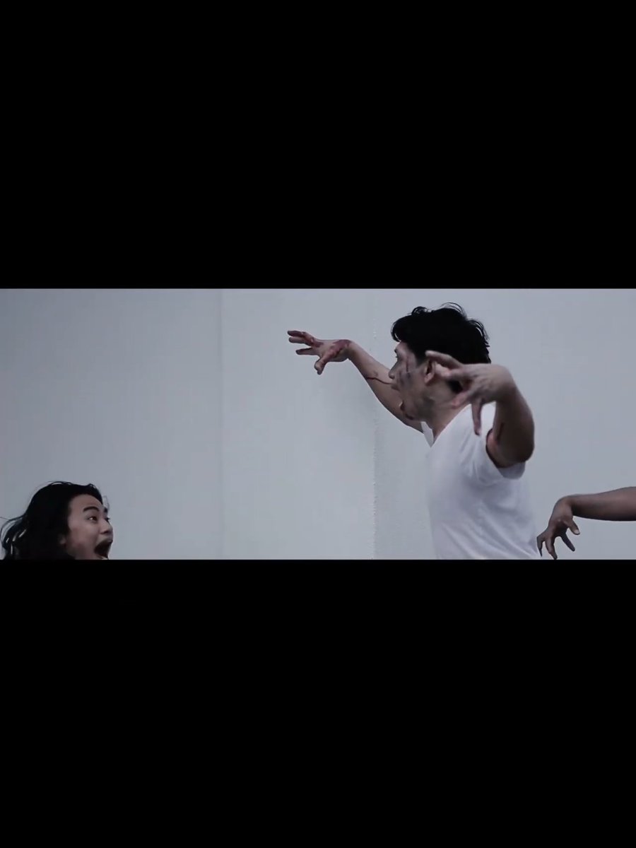 crunchkrups's tweet photo. @MohKeIpoh layan movie zombie Min https://t.co/NKCJJ76RI0