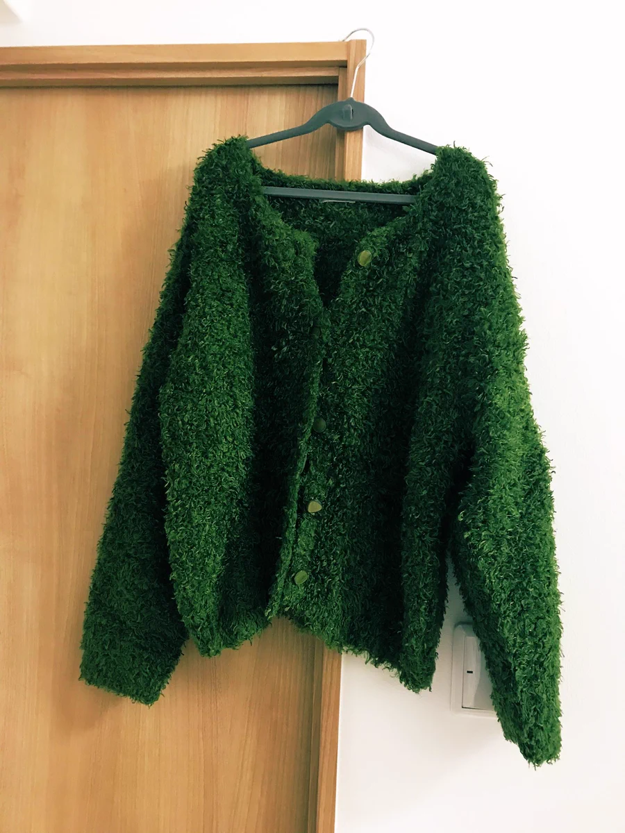 今日買った上着…歩く人工芝？アオサ収穫マン？と言われてしまった…w