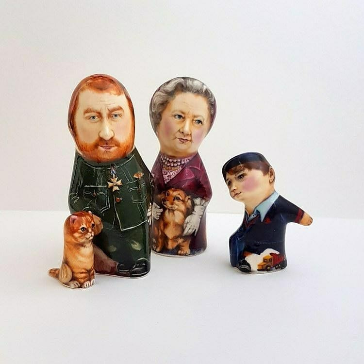 Sunday Sculpture! This wonderful set of onglaze painting on porcelain sculptures, Collection - Mother in Law, Uncle, Nephew &amp; Caramel the Cat by Lana Arkhi ARMS. Over 200 miniature works, can be enjoyed &amp; are available to buy, through the Society’s website royal-miniature-society.org.uk