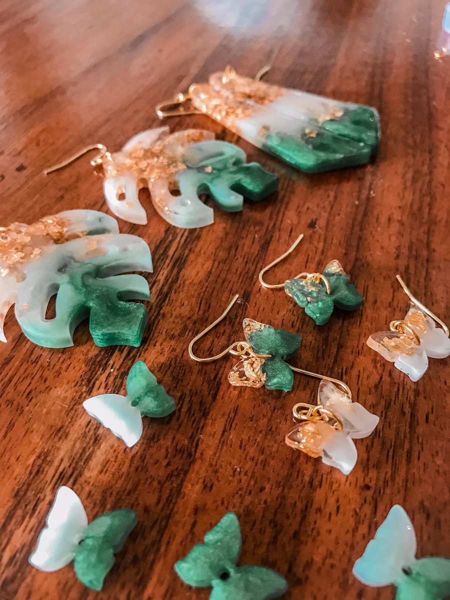 February 1st. ✨🤍
Will be dropping these earrings and more styles I’ve been creating behind the scenes 😉
Shipping will no also be available in the U.S. !
#madewithaloha #supportlocal #SupportSmallBusinesses #madeinhawaii