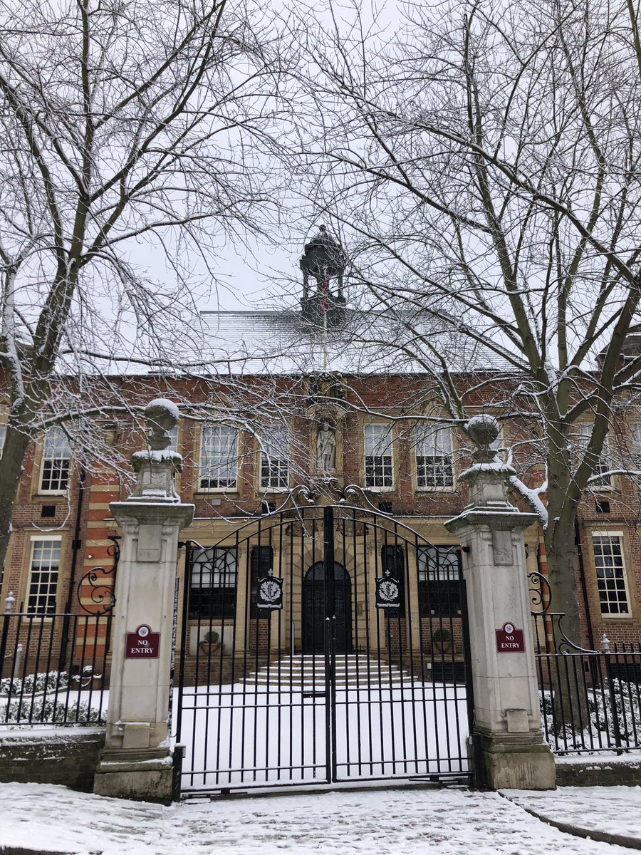 An advantage of Guided Remote Learning? School ⁦<a href="/UCSHampstead/">UCS Hampstead</a>⁩ gets to plough on despite the snow! Enjoy it while it lasts.