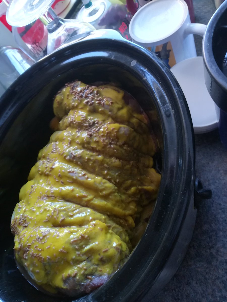 bigchrys2's tweet photo. On Sundays we bake, make and slow cook! #lazysunday #baking #soup #slowroast #slowcooker #puffcandy #birthdaycake #merringue #pavlova #cindertoffee #ayrshire #eastayrshire https://t.co/jF2HaOypH1