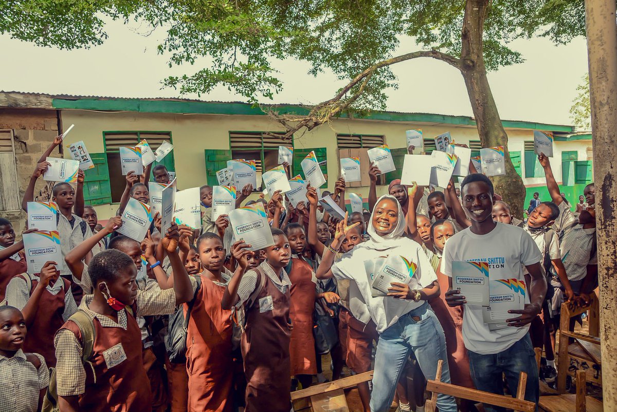 Temitayo Olatunde @otayo_official
visited Monatan High School in Ibadan, Oyo State to distribute 1000 writing materials to the pupils via RS Foundation. He believes quality writing materials will aid quality education. #SDG4 #QualityEducation #InternationalDayofEducation