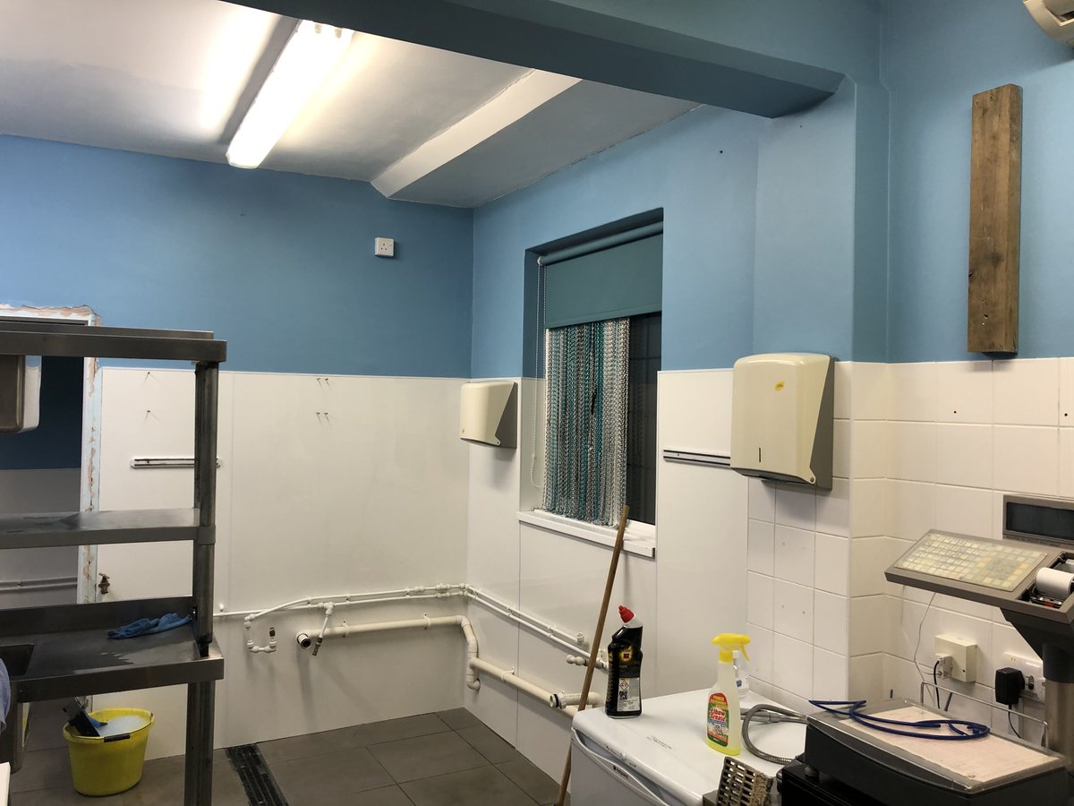 BembridgeFish's tweet image. Painting done. Now to put the shop back together. We shall be back open Tuesday.