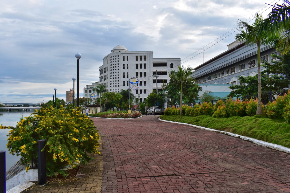 Lew65605603's tweet photo. Iloilo Provincial Capitol Parking https://t.co/QLHjAgaDzp