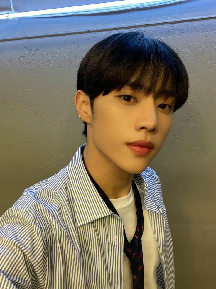 Day 24 of 365 Days with  $unwoo ♡Congrats on your first bonsang!!! I know this year is gonna be your year  ily my sun, keep it up.