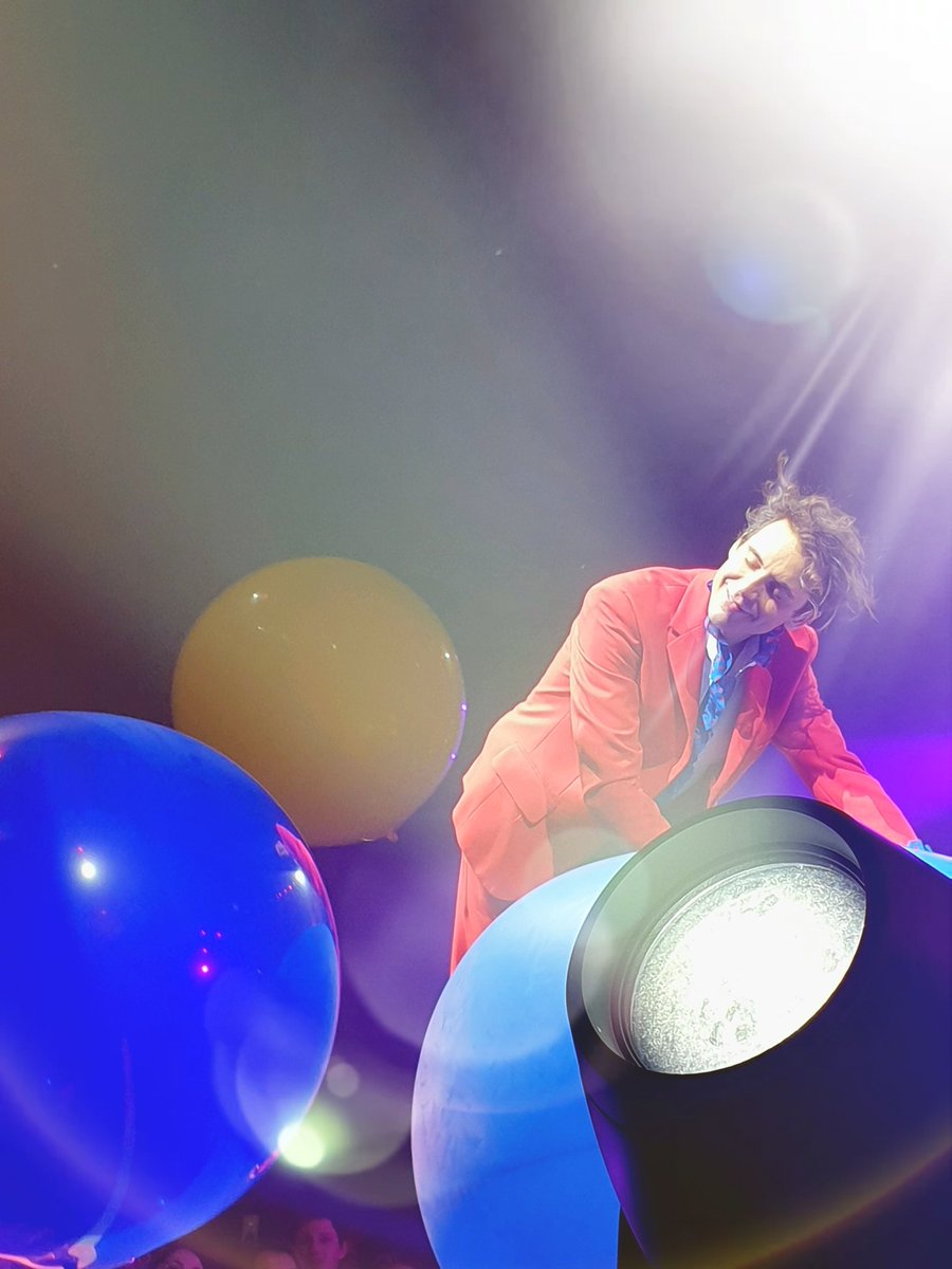 carodscps's tweet photo. Un an déjà...
Un an déjà que j'ai assisté à mon dernier concert...
Comme l'impression que c'était dans une autre vie...
À quand le prochain? Là est toute la question...
#mika #revelationtour #zenithdecaen https://t.co/09DtattE5u