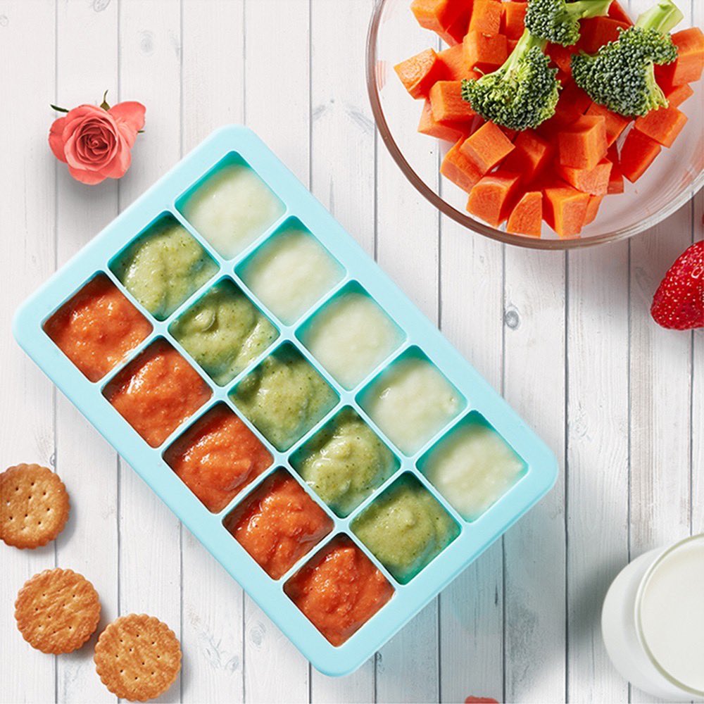 3. Cube food storage. Nak letak makanan yang dah jadi puree and simpan dalam freezer. Cari yang silicone supaya tak emo nak keluarkan!  https://shp.ee/e3q7i3v 