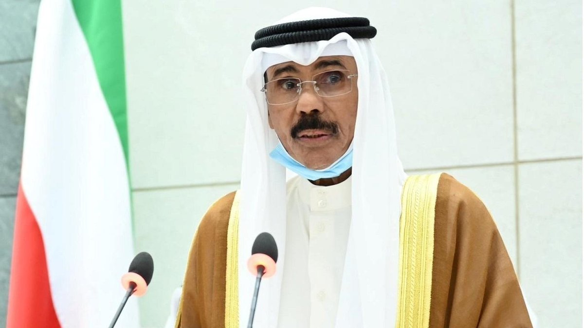 أمير الكويت يكلف رئيس الوزراء المستقيل الشيخ صباح الخالد الحمد الصباح بتشكيل حكومة جديدة