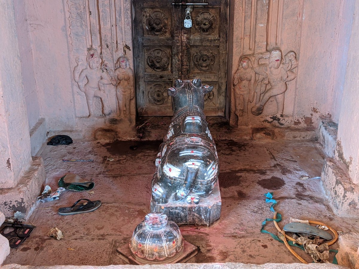 Even the main Agastyeswara is opened to perform pooja in the morning & is locked after that. This temple has disturbed me a lot. Pictures will speak. @PawanKalyan  @ShefVaidya  @ReclaimTemples  @punarutthana  @LostTemple7