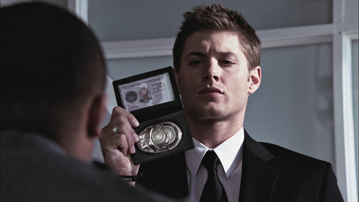 acklesdaiIy's tweet photo. happy birthday, dean winchester <3 https://t.co/WvFxM83DLN