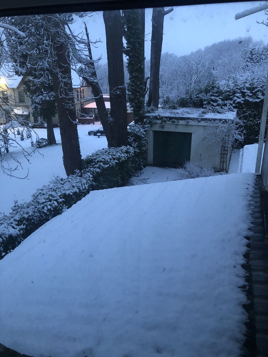 MrChrisLent's tweet image. Snow! #uksnow #CF44