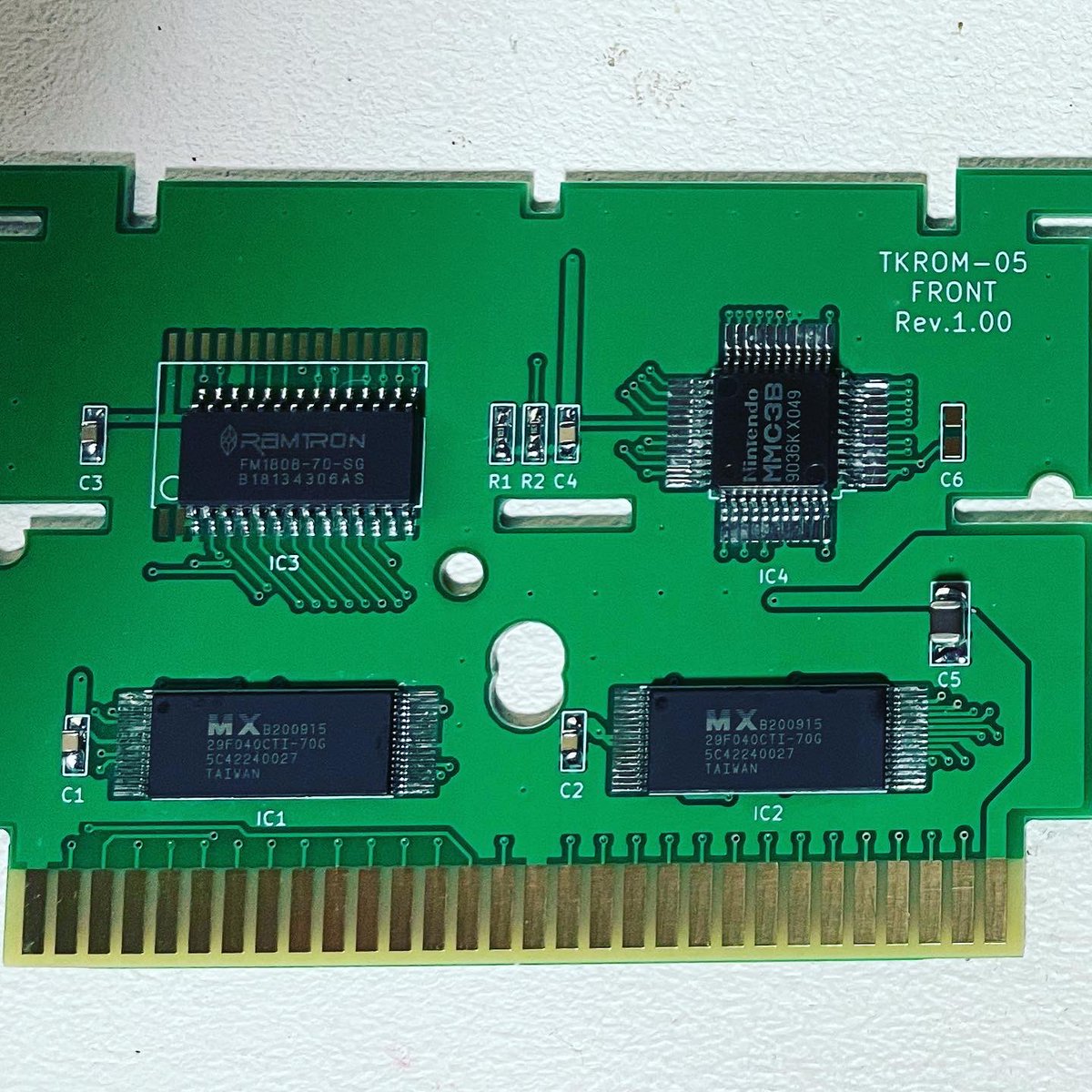VisualgateY's tweet photo. Preparing to make original game at family computer 😊
#familycomputer #developgame
#assemblylanguage #nintendofamilycomputer https://t.co/JIleVgVRn8