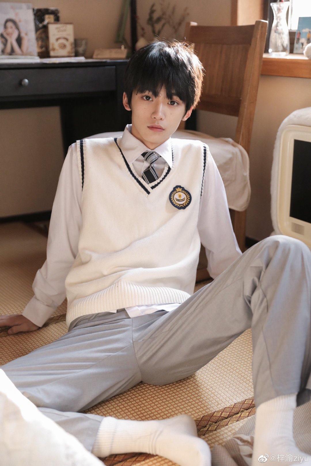 リ on X: 