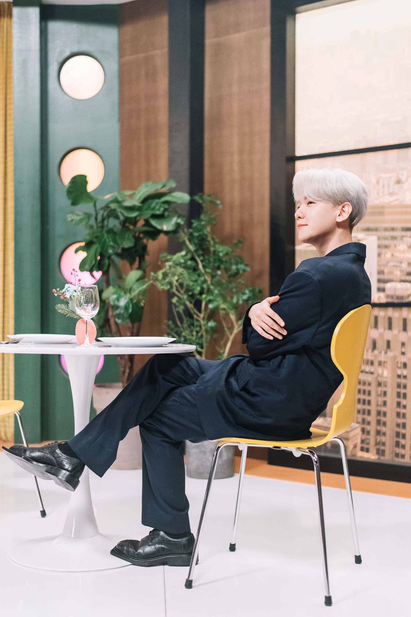 bhyunsource's tweet photo. so handsome 🖤 https://t.co/fLpvZm4KXf