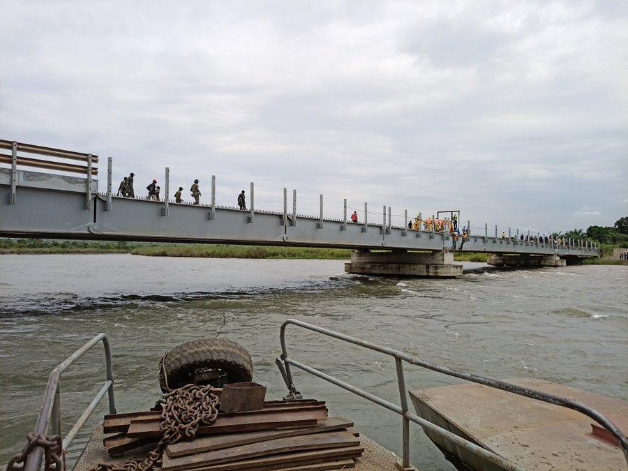 Construction d'un pont de 600 mètres qui enjambe la vallée de Msikaba