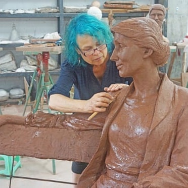bowensociety's tweet image. We are delighted to see this week that the initiative to create what will be the first life size statue of Virginia Woolf is proceeding apace. It is planned for the river bank in Richmond London where Woolf lived for ten years from 1914 to 1924.  1/n