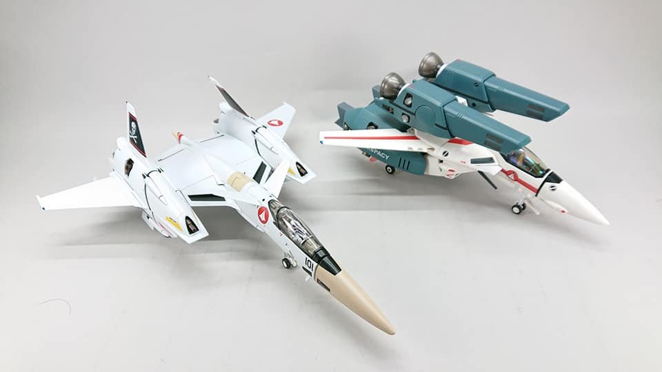 taktwt's tweet photo. や〇と版からか逃していたVF-4Aようやくアルカディア版で買えました。対象年齢高目でパーツ尖りまくってて痛い^^変形戻せてよかった。 #アルカディア #VF4A #バルキリー #マクロス https://t.co/oF6pDy7N2y