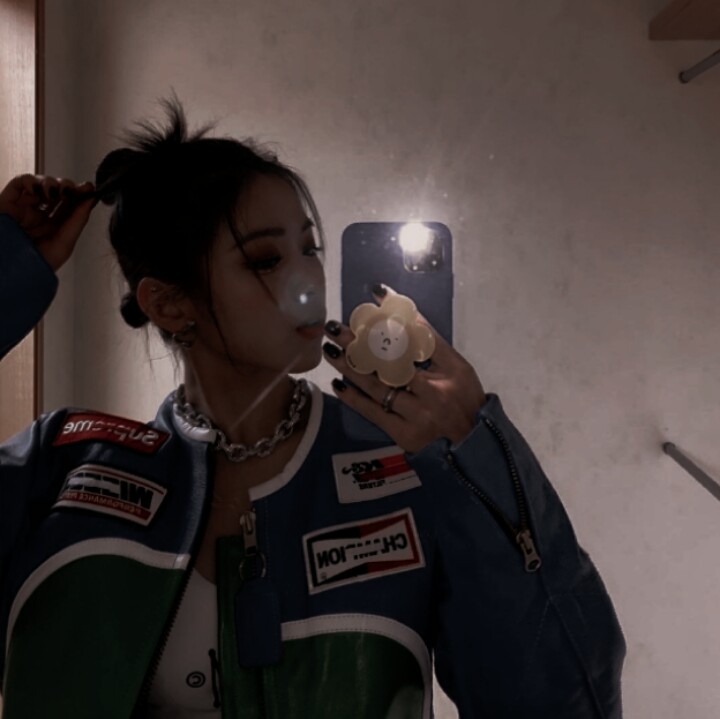 rαvienkα, 
newbie rp twitter, mungkin ada yg bisa bantu ajarin?

mutualan? rt/like
fmbst? silahkan dm

#roleplayerindonesia #roleplayeraccount #roleplayerindo #roleplayerkpop #rpw  #roleplayer #mutualan